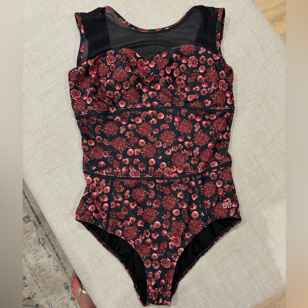 Albion Fit Piper one piece swimsuit sz M